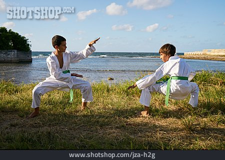 
                Wettkampf, Selbstverteidigung, Karate                   
