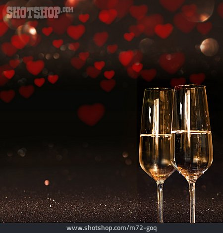 
                Champagner, Romantisch, Verlobung                   