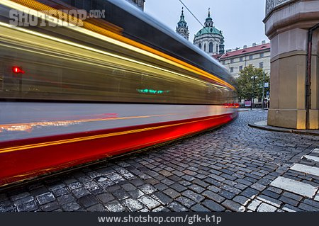 
                öffentliches Verkehrsmittel, Straßenbahn, Prag                   