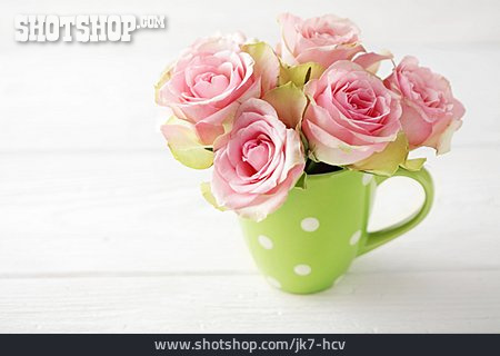 
                Blumenvase, Rosenstrauß                   