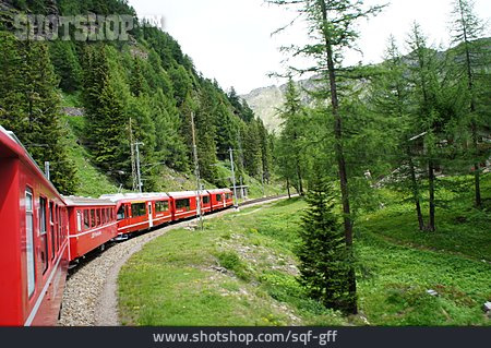 
                Zugfahrt, Bernina-express, Rhätische Bahn                   