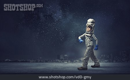 
                Traum, Planet, Astronautin                   