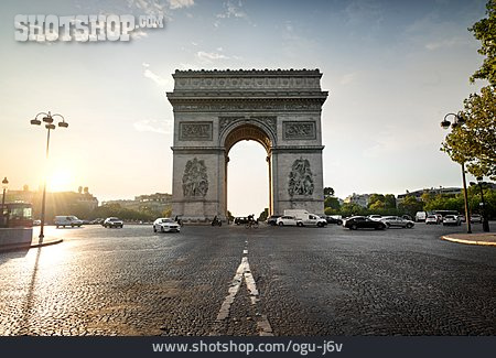 
                Paris, Arc De Triomphe                   