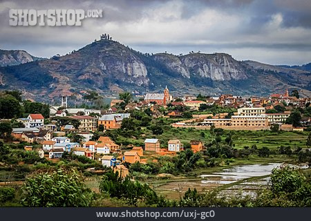 
                Dorf, Kirche, Madagaskar                   