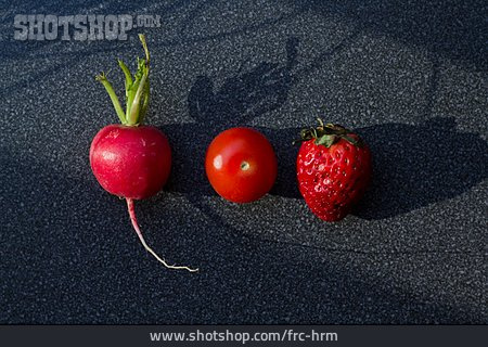 
                Erdbeere, Radieschen, Tomate                   