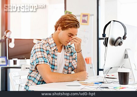 
                Arbeit & Beruf, Büro & Office, Kopfschmerzen, überarbeitet, Stress & Belastung                   