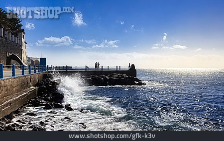 
                Atlantik, Madeira, Santa Cruz                   