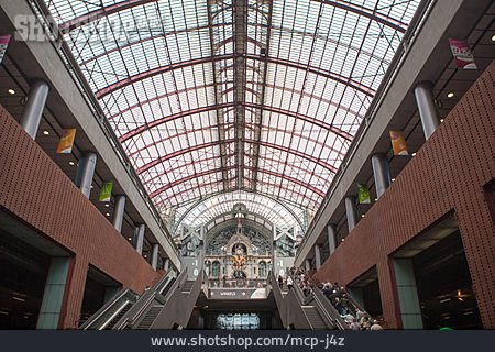 
                Bahnhof, Glasdach, Antwerpen                   