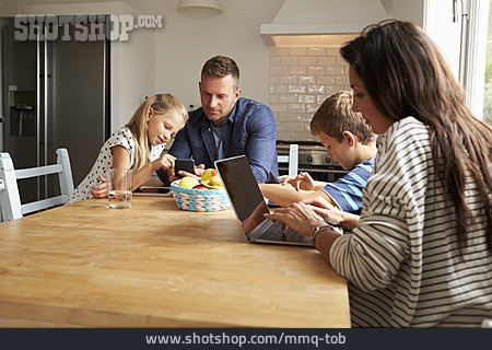 
                Küche, Internet, Familienleben                   