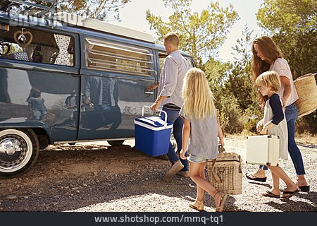 
                Ausflug, Camper, Familienausflug, Familienurlaub                   