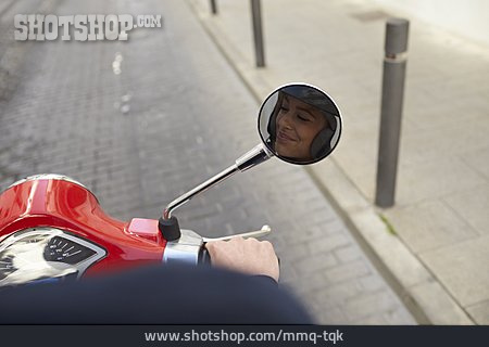 
                Unterwegs, Rückspiegel, Moped                   