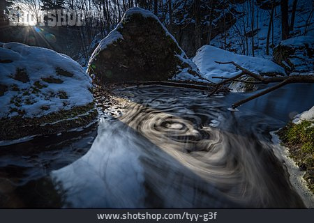 
                Winter, Wirbel, Flusslauf                   