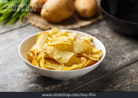 
                Kartoffelchips, Knabberei                   