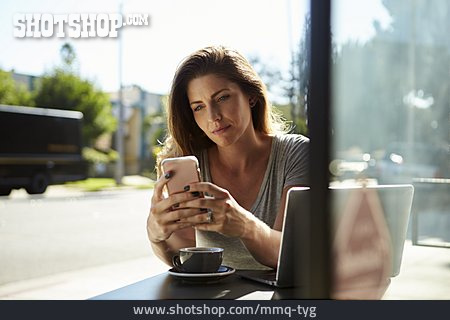 
                Young Woman, Business Woman, Laptop, Working, Sms, Homeoffice                   