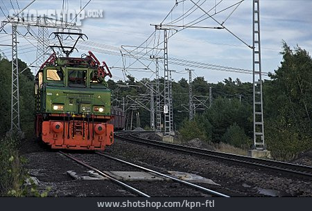 
                Zug, Güterzug                   
