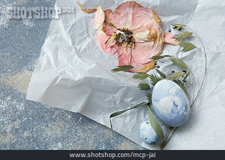 
                Blütenblätter, Ostereier, Filigran, Getrocknet                   