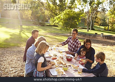 
                Picknick, Familienausflug, Naturerlebnis                   