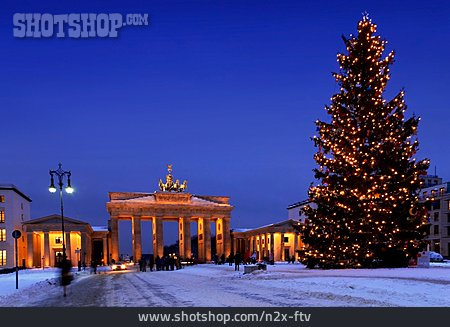 
                Berlin, Brandenburger Tor, Weihnachtsbaum                   
