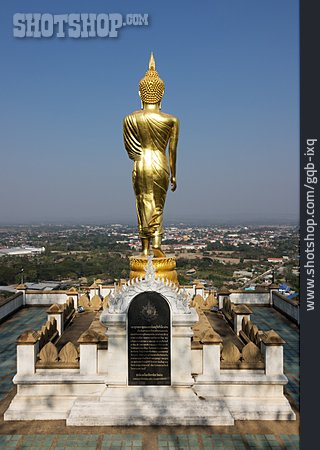 
                Nan, Wat Phra That Khao Noi, Schreitender Buddha                   