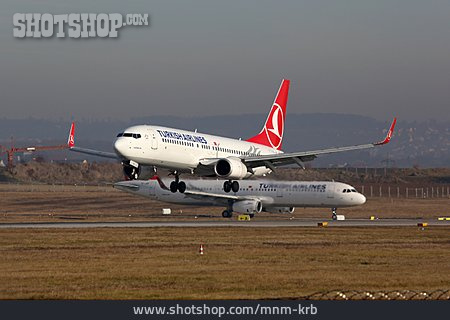 
                Landebahn, Turkish Airlines                   