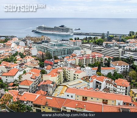 
                Madeira, Funchal, Luxusschiff                   