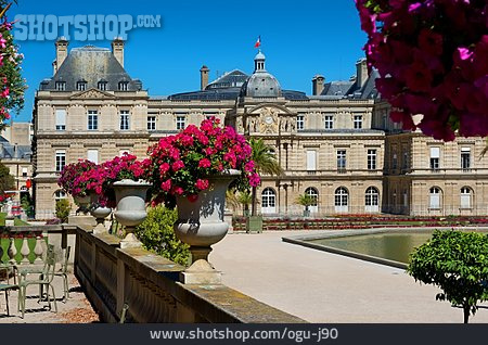 
                Paris, Palais Du Luxembourg                   