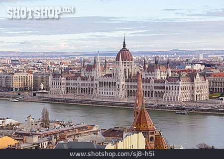 
                Parlamentsgebäude, Donau, Budapest                   