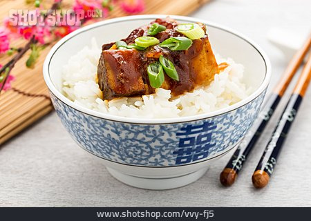 
                Asiatische Küche, Reisgericht, Tofu                   
