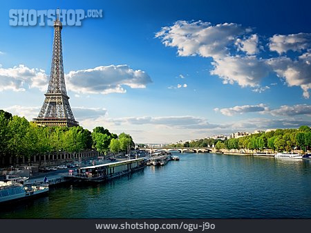
                Frankreich, Paris, Eiffelturm                   