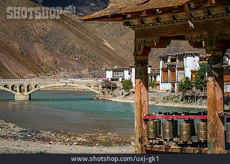 
                Dorf, Tibet, Gebetsmühle                   