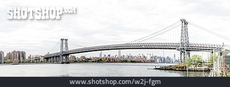 
                New York, Brooklyn, Williamsburg Bridge                   