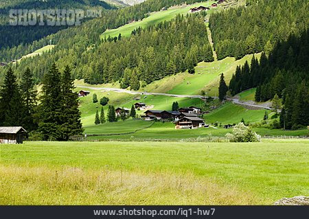 
                Südtirol, Ultental, St. Gertraud                   