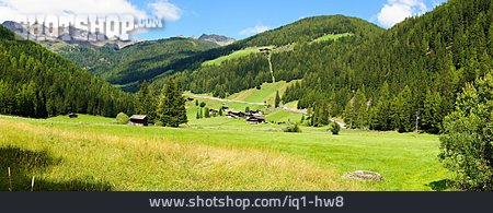 
                Südtirol, Ultental, St. Gertraud                   