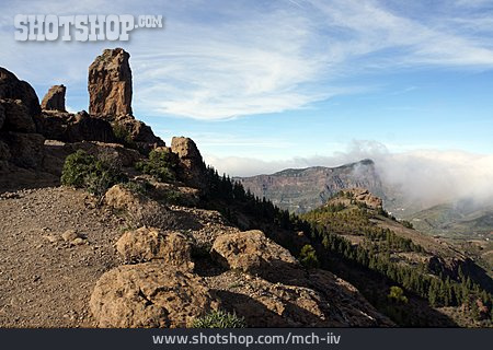 
                Berglandschaft, Monolith, Roque Nublo                   
