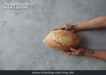 
                Halten, Brot, Weißbrot                   