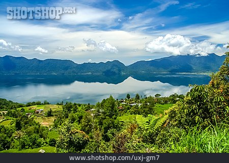 
                See, Kratersee, Sumatra, Indonesien, Maninjau-see                   