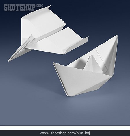 
                Papierschiff, Papierflieger                   