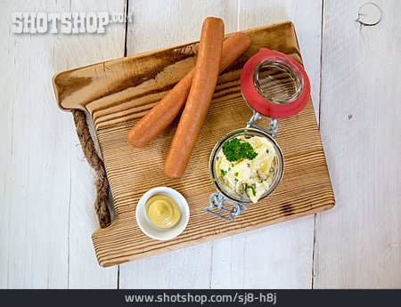 
                Kartoffelsalat, Würstchen, Hausgemacht                   