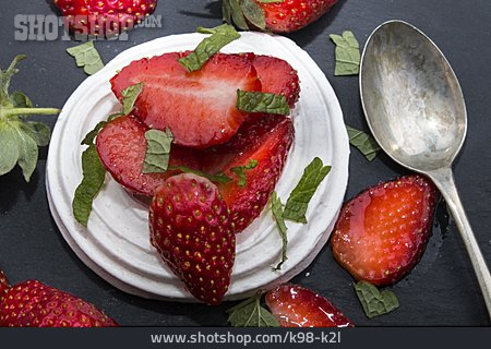 
                Erdbeeren, Baiser                   