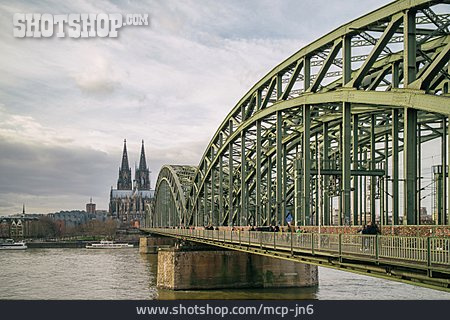 
                Dom, Köln, Hohenzollernbrücke                   