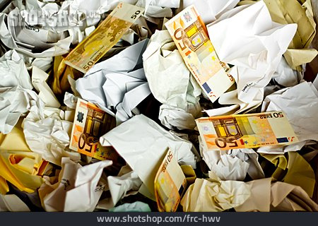 
                Banknoten, Papiermüll, Eurokrise                   