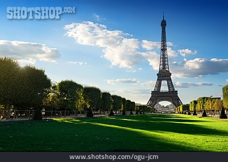 
                Paris, Eiffelturm, Champ De Mars                   