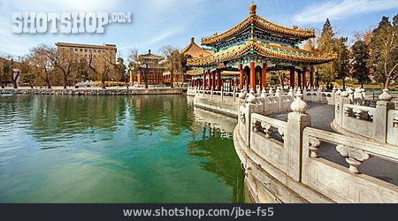 
                Peking, Beihai-park, Five-dragon-pavilion                   