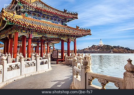 
                Peking, Beihai-park, Five-dragon-pavilions                   