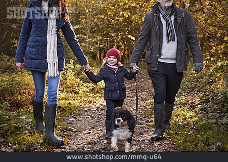 
                Großvater, Kind, Eltern, Spaziergang, Familie                   