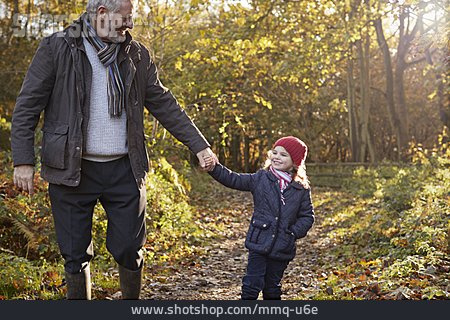 
                Großvater, Spaziergang, Hand Halten, Familie, Enkelin                   