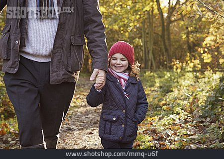 
                Mädchen, Spaziergang, Hand Halten, Geborgenheit, Enkeltochter                   