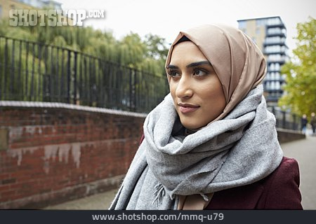 
                Kopftuch, Muslimin                   