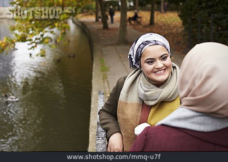 
                Urban, Freundinnen, Muslime, Hidschab                   