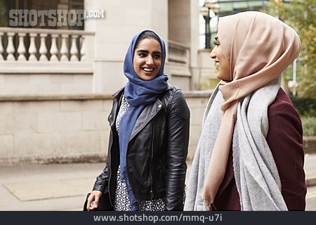
                Unterhalten, Urban, Kopftuch, Studentin, Muslimin                   